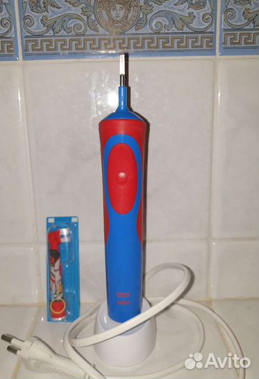 Зубная щетка oral b