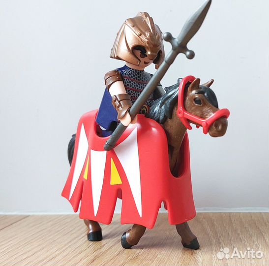 Playmobil Рыцарь со снаряжением и конь