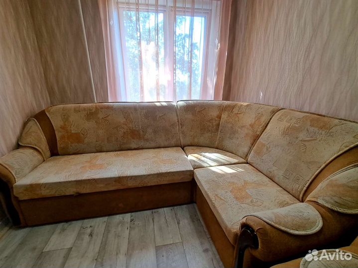 Большой угловой диван бу