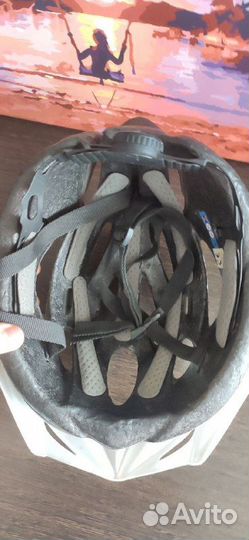 Велошлем с козырьком