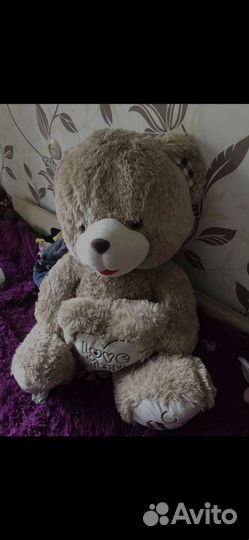 Большой плюшевый мишка