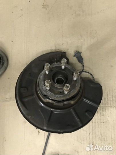 Ступица задняя левая Mercedes-Benz S220 W220 M112