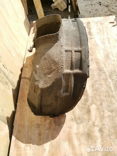 Подкрылок передний левый Volvo V60 2.0 дизель