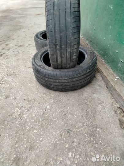 Michelin Pilot Sport 4 215/55 R17