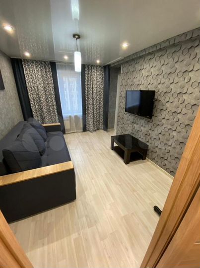 2-к. квартира, 42 м², 8/9 эт.