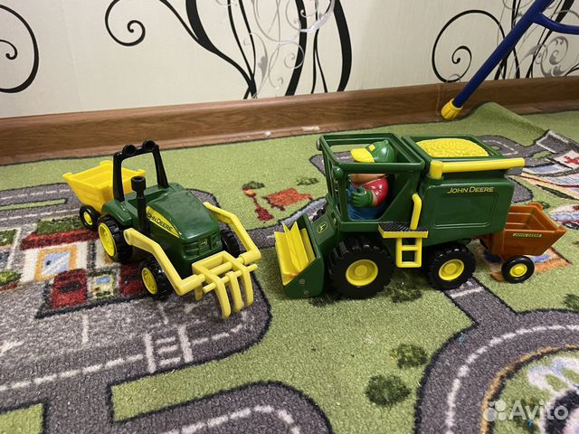 Игрушки jonh deere 2 шт