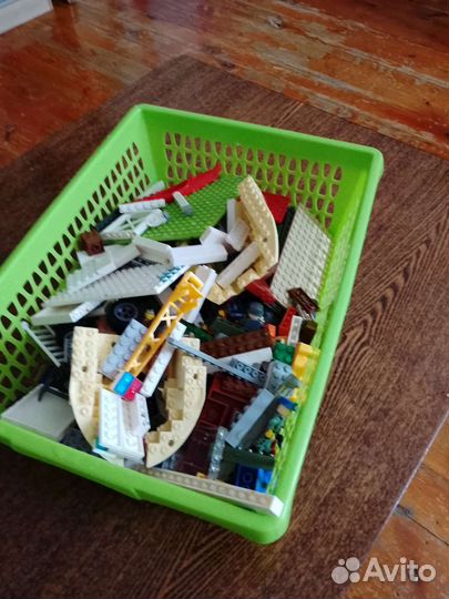 Продаю lego фигурки и т.д