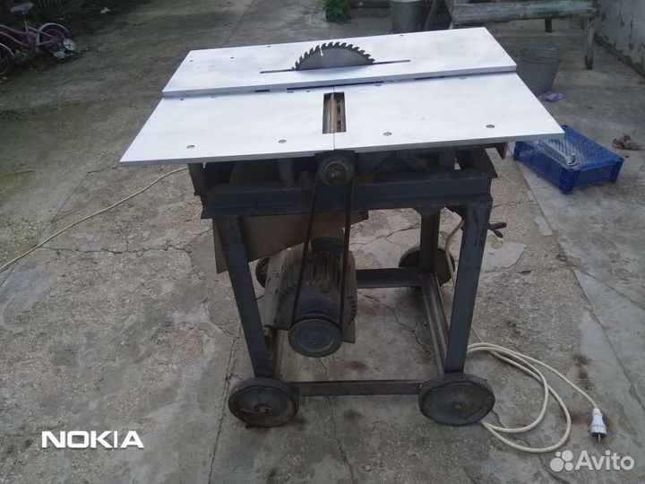 Деревообрабатывающий станок 220