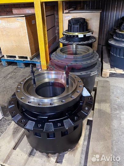 Редуктор хода Kobelco SK210LC-6E LQ15V00019F1