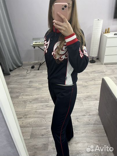 Костюм спортивный