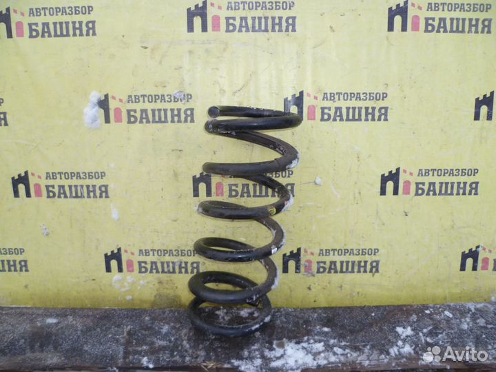 Infiniti QX56 Пружина задняя
