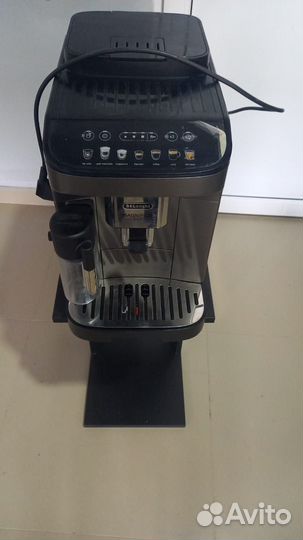 Кофемашина delonghi magnifica evo