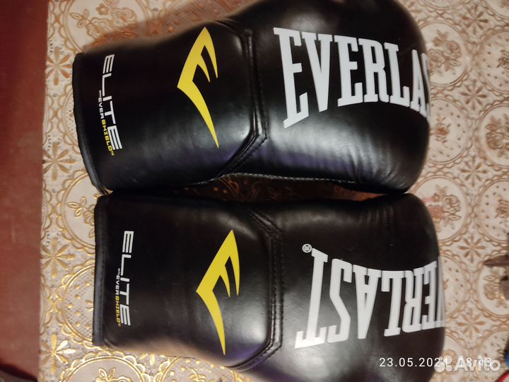 Боксерские перчатки everlast