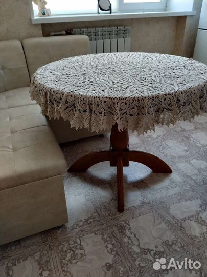 Скатерть и салфетки ручной работы