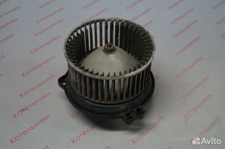 Nissan 27220-0E003 Мотор печки