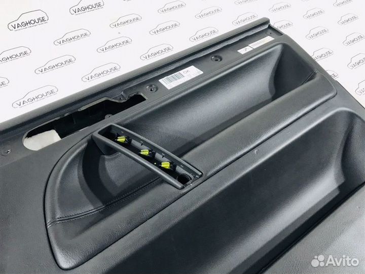 Обшивка двери передняя правая Volkswagen Touareg