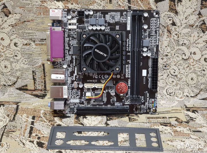 Материнская плата ITX Gigabyte GA-E3000N