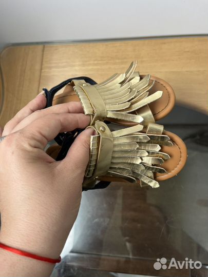 Босоножки для девочки hm 24р