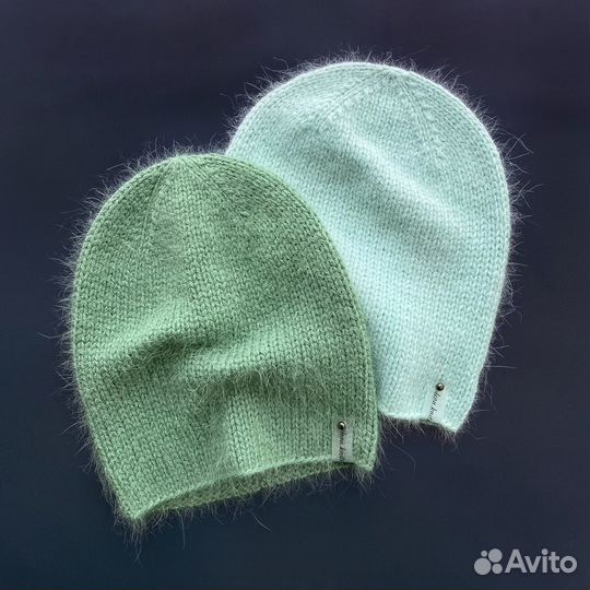 Вязаная женская шапка бини из пуха норки