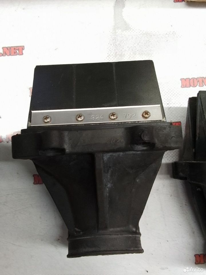 Ski-Doo MXz800r 08-16 впускной патрубок с клапанам