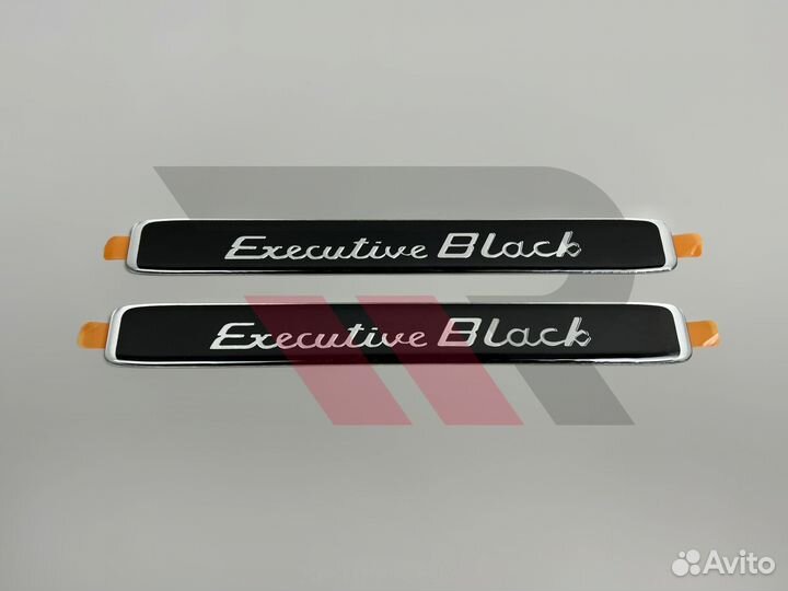 Эмблема Executive Black