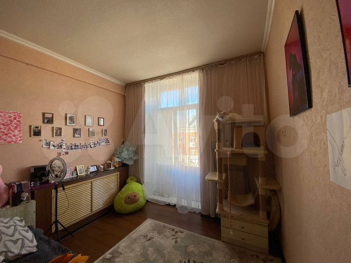 Комната 17 м² в 4-к., 4/4 эт.