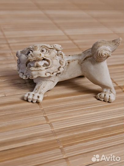 Нэцке кость