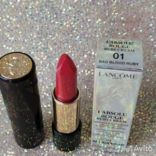 Помада Lancome 01