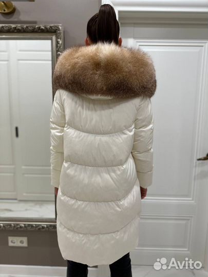 Пуховики с натуральным роскошным мехом