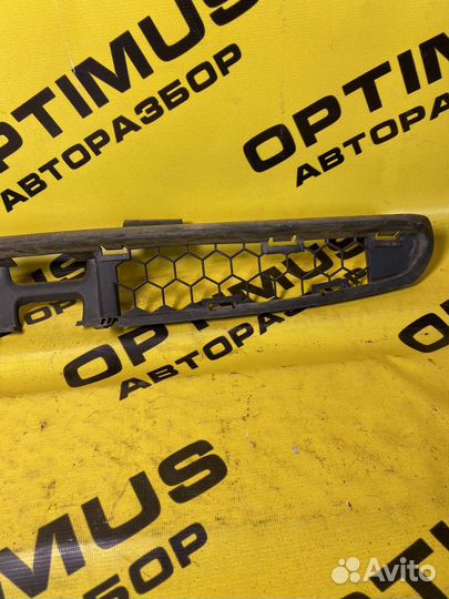 Решетка в бампер Renault Clio