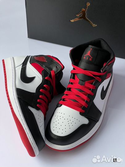 Nike Jordan 1 mid 