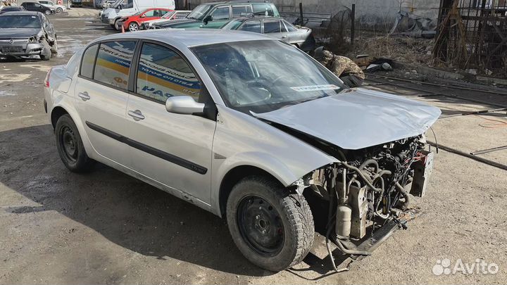 Накладка стекла двери задней левой Renault Megane