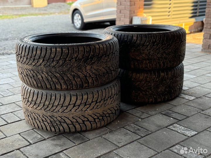 Nokian Tyres Hakkapeliitta 9 295/40 R21