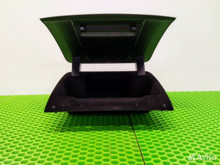 Бардачок (вещевой ящик) Volkswagen Touareg NF 7P5