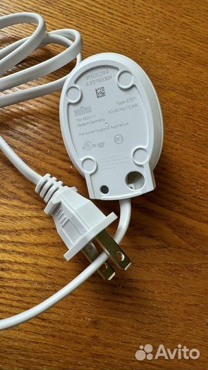 Электрическая зубная щетка Oral-B 8000