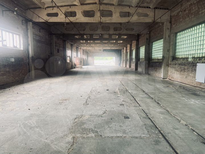 Здание, 689 м²