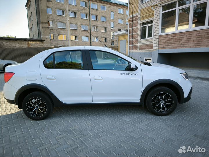 Renault Logan Stepway 1.6 AT, 2021, 26 014 км