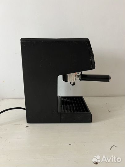 Кофемашина кофеварка рожковая DeLonghi ECP31.21