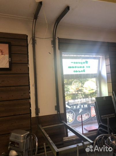 Стол подвесной