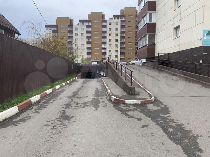 Машиноместо, 13 м²