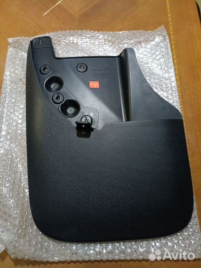 Брызговик задний левый для Toyota Tundra