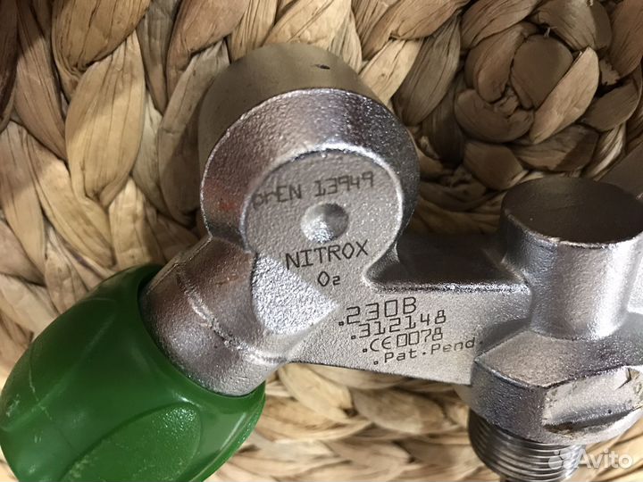 Вентиль Aqua Lung TAG 2 выхода, кислородный