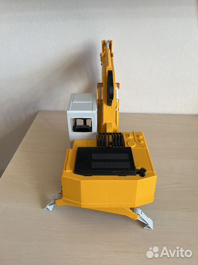 Экскаватор bruder