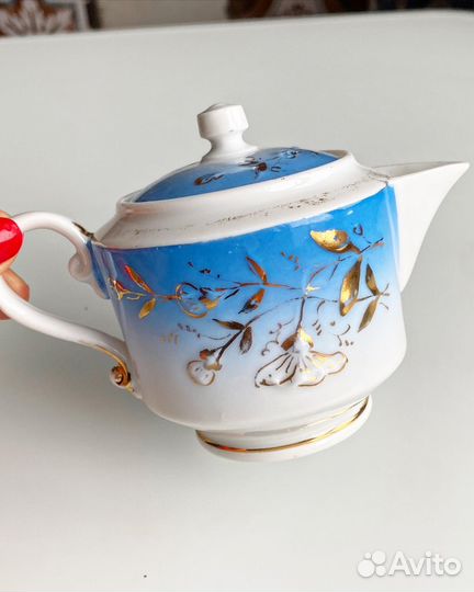 Молочник с крышкой, Кузнецов