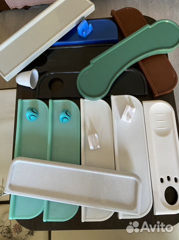 Полочки в ванну с крючками и без них