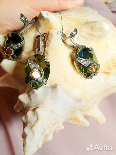 Комплект из натуральных камней Оливин