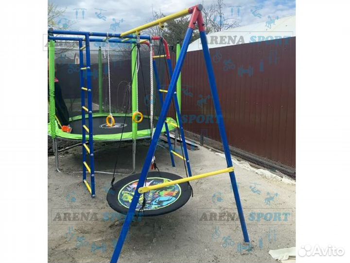 Уличный комплекс с горкой