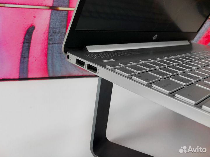 Ноутбук HP Intel Core SSD Intel Iris Xe Graphics