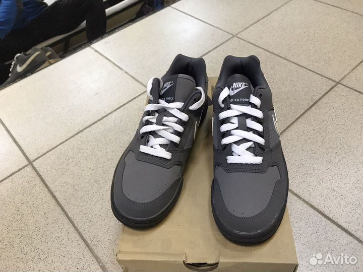 Новые кроссовки Nike force low