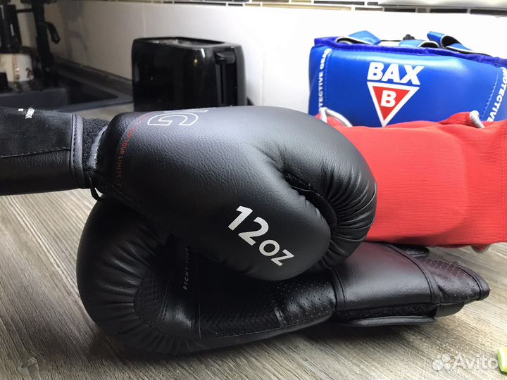 Боксерские перчатки
